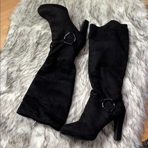 Suede boots